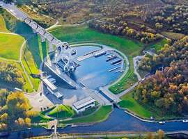 https://d1hxd0sho1wxko.cloudfront.net/production/imager-transforms-cache/general/195769/Aerial-view-of-The-Falkirk-Wheel-in-Autumn-c-Peter-Sandground_2023-05-29-110904_yken_f82533519f4785085a163b85fd4f7935.jpg
